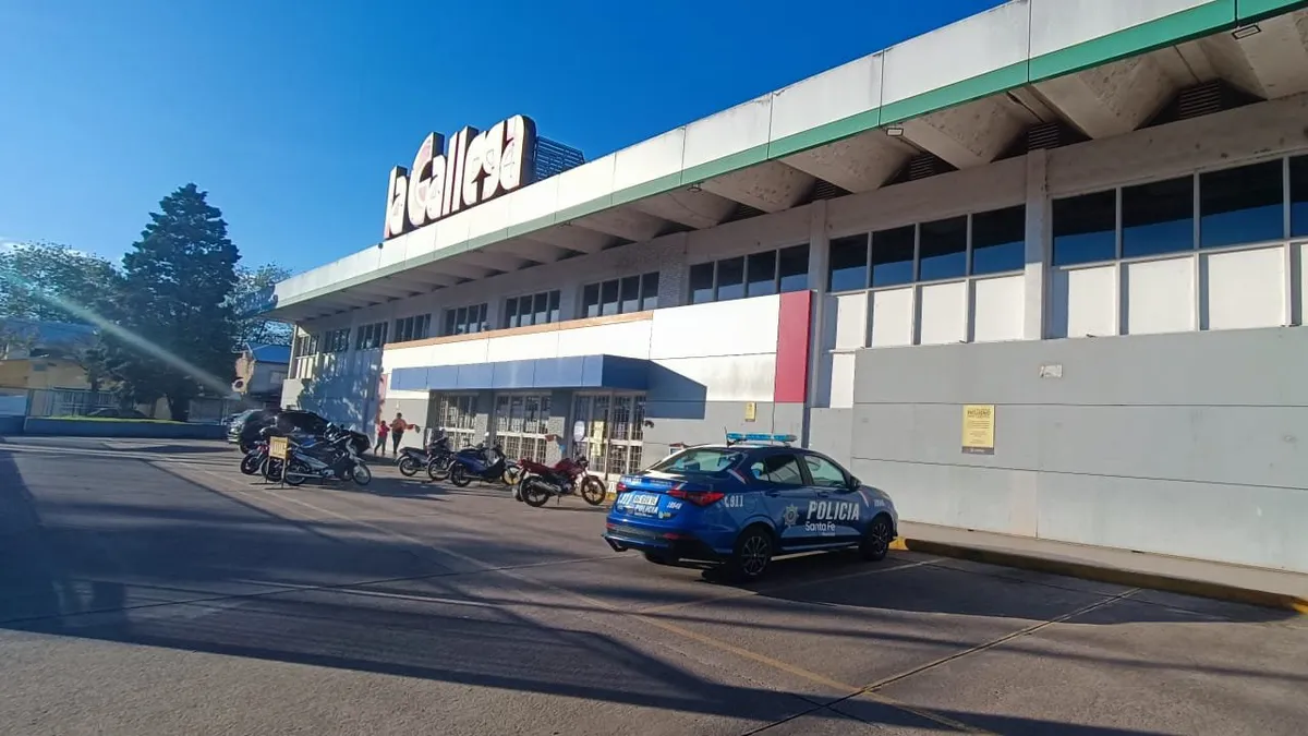 Otro mensaje mafioso frente a un comercio en Rosario: es el sexto en cuatro días