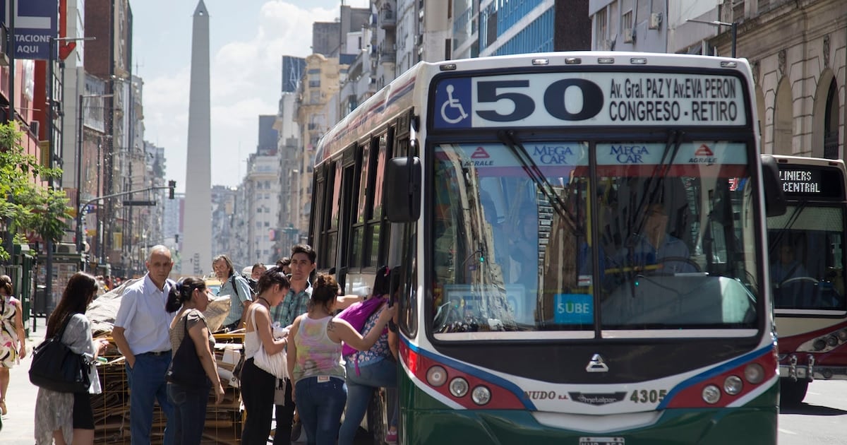 Transporte porteño: cuánto cuesta moverse desde el 1 de octubre y cómo queda frente a la opción bancaria del gasto cotidiano