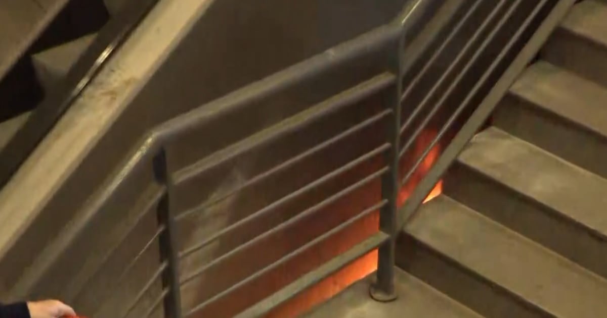 Incendio en una escalera mecánica de Constitución: un joven hospitalizado y el servicio ferroviario sin alteraciones