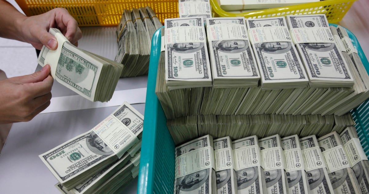 Dólar del 1 de octubre: el Nación cerró a $1.545 y el blue bajó a $1.555