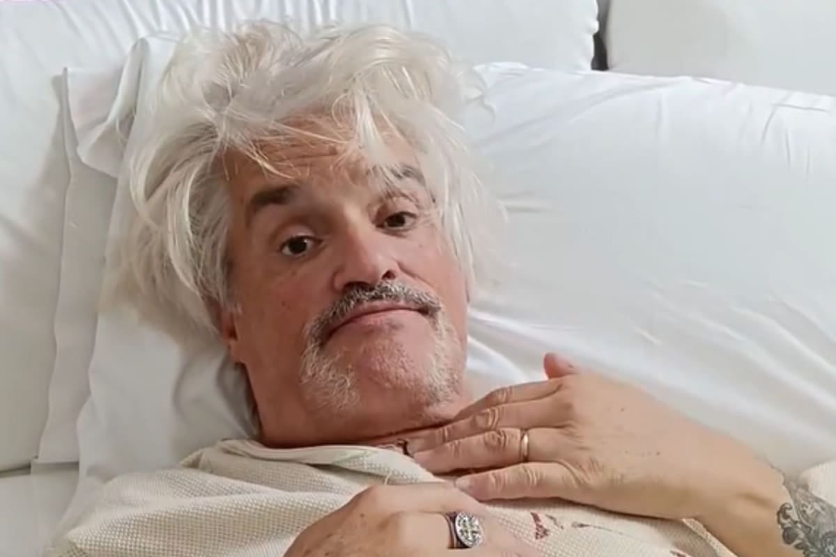 Pettinato se quedó sin aire en Málaga y La Cochera Cabaret avisa que la plata vuelve sola