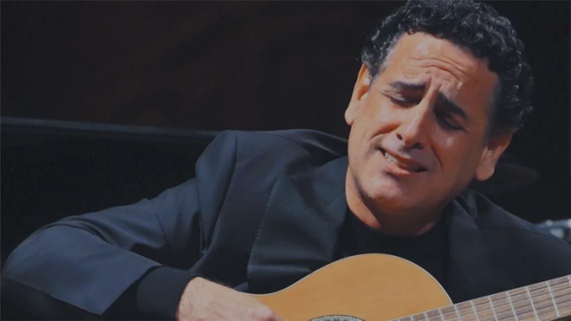 Flórez volvió al Colón y mezcló Mozart con Gardel, porque la ópera también se cuenta con guitarra