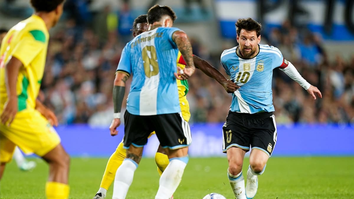 Otamendi rompió el cero en el Monumental en la noche de la despedida de Messi