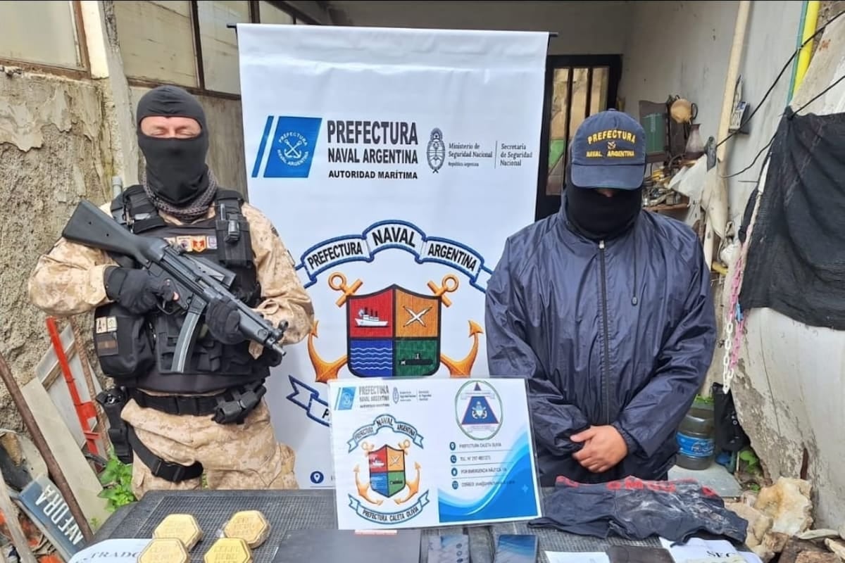 Diez kilos de oro dentro de un inodoro: así fue el insólito hallazgo en un allanamiento en Caleta Olivia