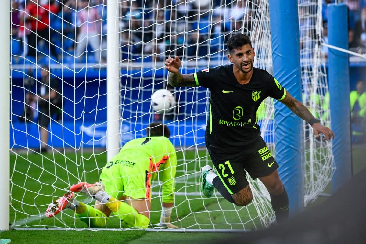 Cuti Romero se vistió de nueve y le regaló un triunfazo al Atlético de Simeone en Vitoria