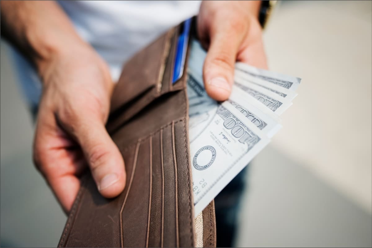 Dólar a menos de diez pesos de distancia entre el oficial y el blue, en una semana sin sobresaltos cambiarios
