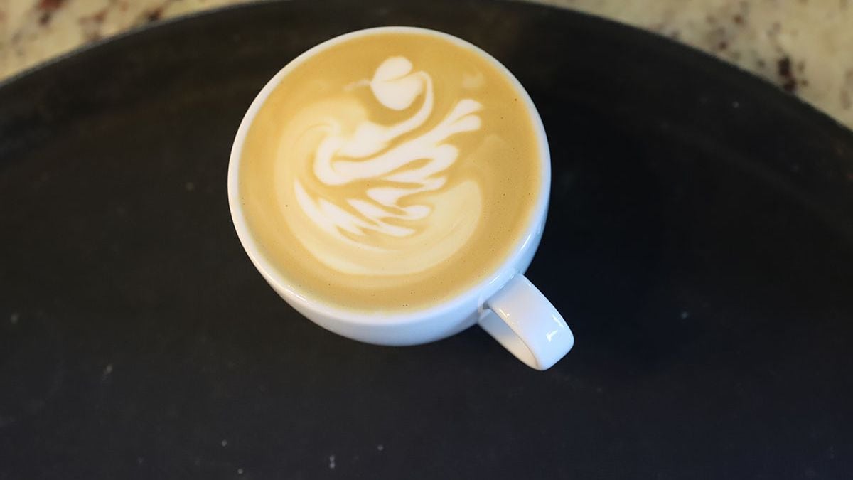Cobro extra por leche deslactosada en un café de Neuquén: cuando el recargo es legal y cuando no, según Defensa al Consumidor