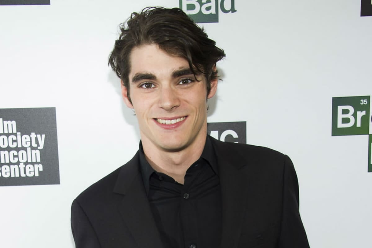 Se fue RJ Mitte, el chico que le puso cuerpo y verdad a la parálisis cerebral en la pantalla chica
