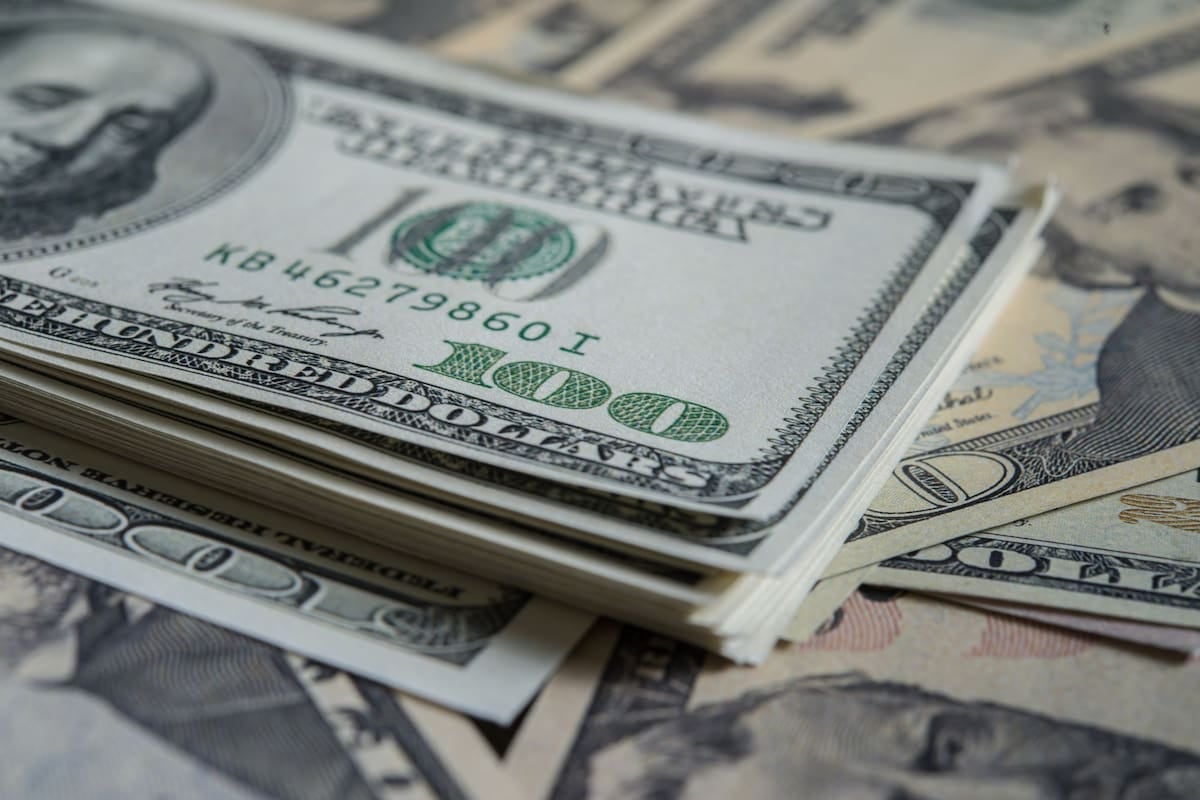 El dólar mayorista opera a $1.512,50 y se ubica a casi 28% del techo del corredor de flotación para noviembre