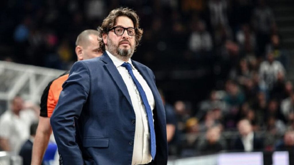 Baskonia cortó a Galbiati tras 87 partidos y apuntó sus cañones hacia Perasovic para enderezar la Euroliga