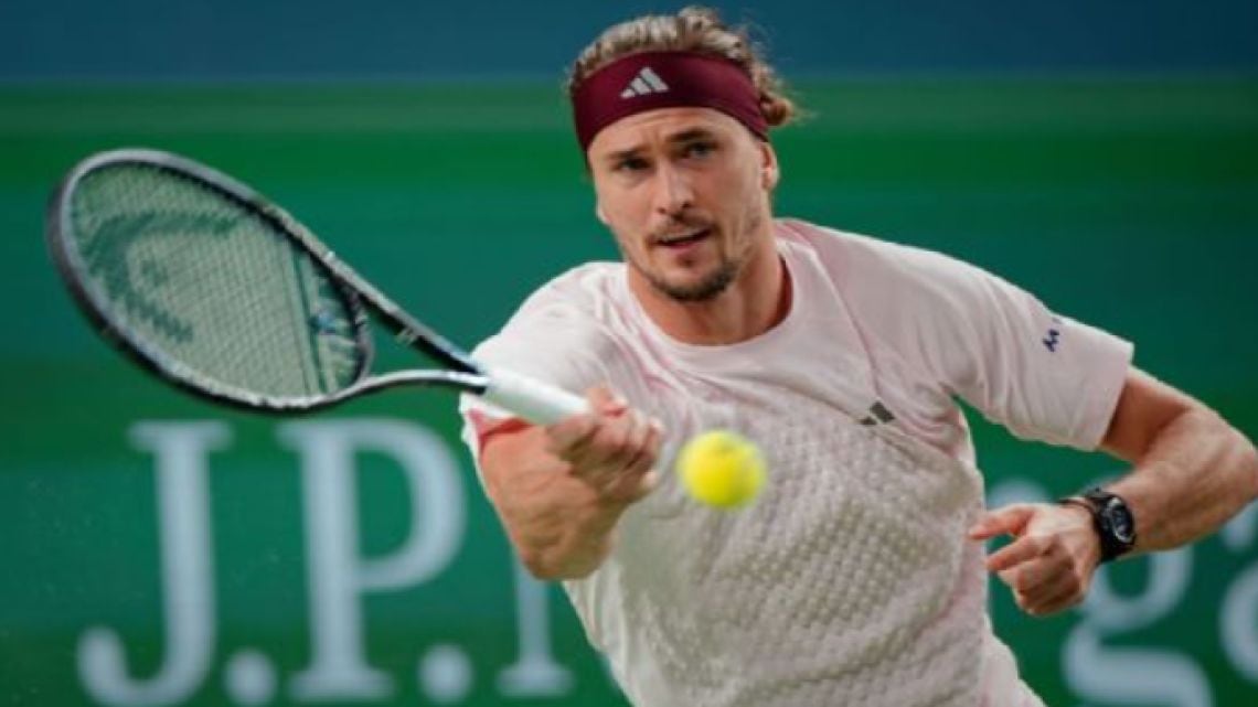 Zverev pasa a semis en Shanghai sin ceder sets y queda a dos pasos del número uno del mundo