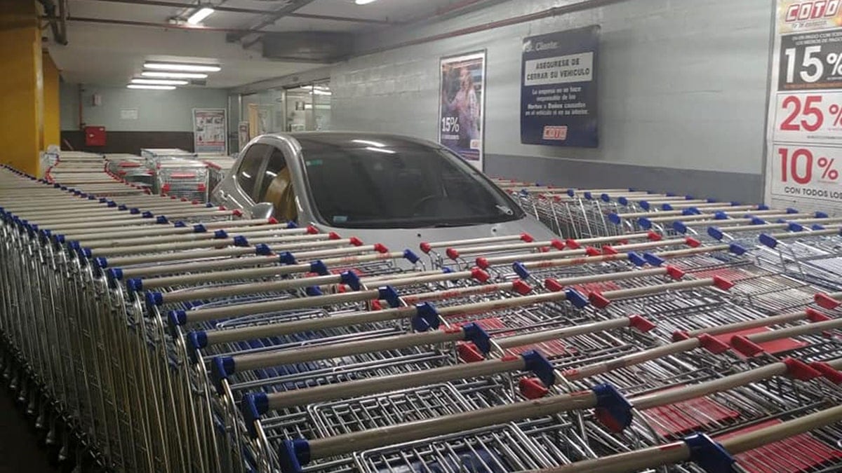 La caída de las ventas superexitende el consumo y concentra la demanda en alimentos básicos