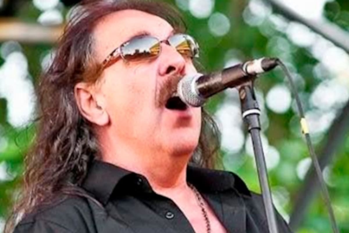 Saúl Blanch dejó el escenario con la voz del rock argentino