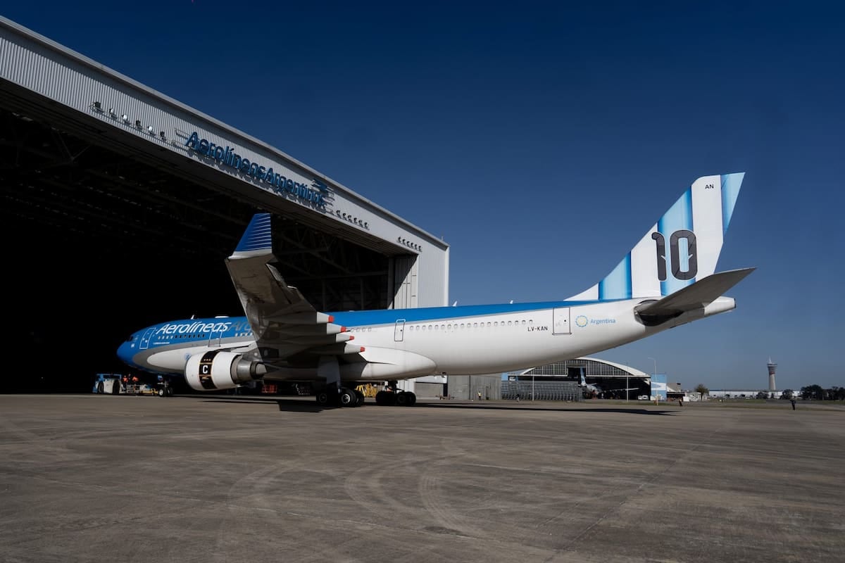 El jet fuel trepa cerca de un 90% desde el inicio del conflicto en Medio Oriente y obliga a Aerolíneas Argentinas a trasladar parte del sobrecosto a sus tarifas