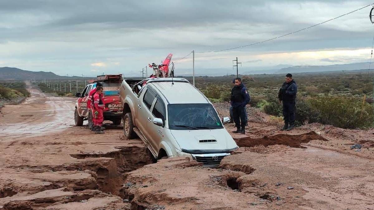Tormentas en Neuquén: dos incidentes vialescevantes la alerta y el riesgo de circular